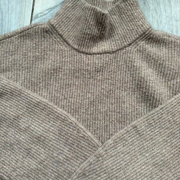 Abercrombie Classic Easy Turtleneck Sweater Size Small - Picture 4 of 6